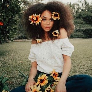 Meet your Posher, Mya